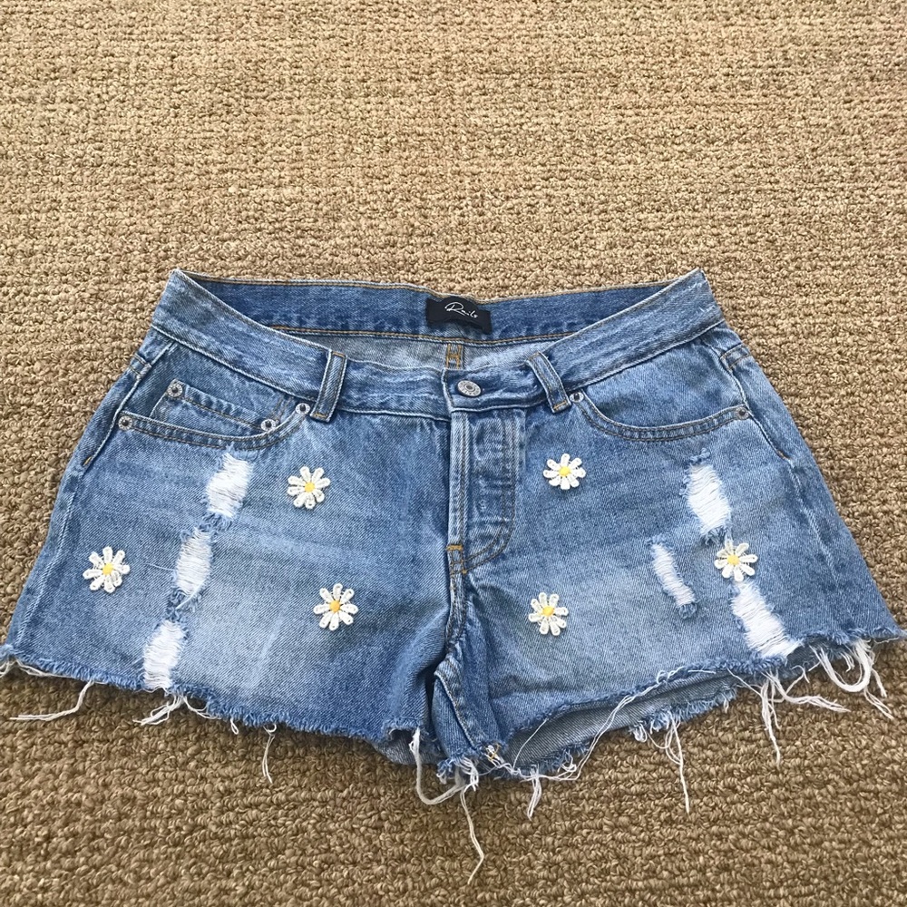 Rails Size 25 Jean Shorts With Daisies - image 1